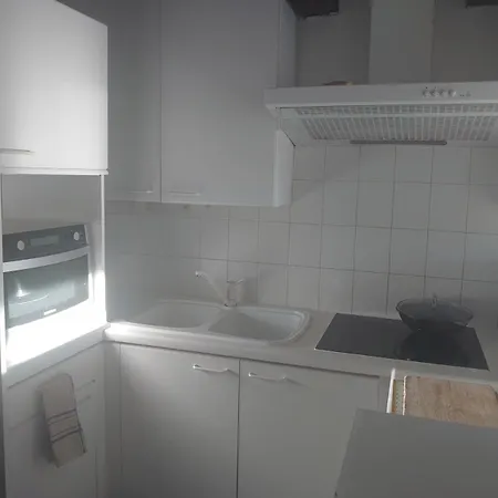 5 Min From The Sea *